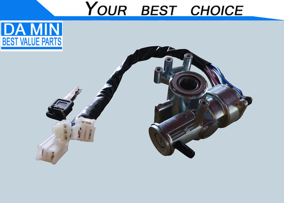 8943422200 ISUZU Hafif Kamyon NHR NKR Çakma Değiştiricisi Koltuk Kamyon Başlatma Anahtar Silindir Üç Fişli