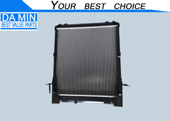 4HG1 Radyatör 8971771931 NPR NQR Motor Soğutma Parçaları Çekirdek Yüksekliği 530mm Çekirdek Genişliği 490mm Alüminyum-Plastik Su Tankı